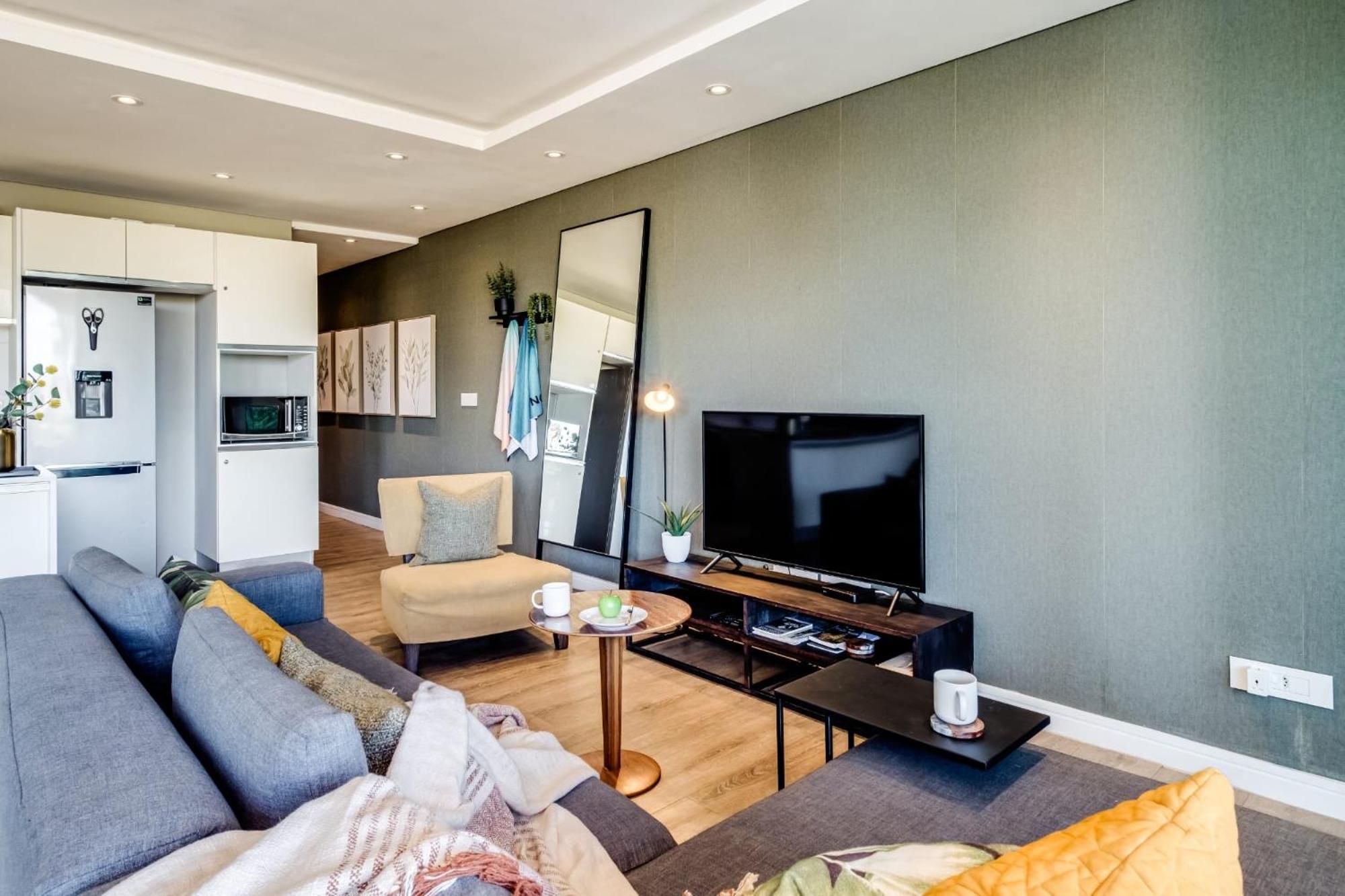 202 Warwick Apartment