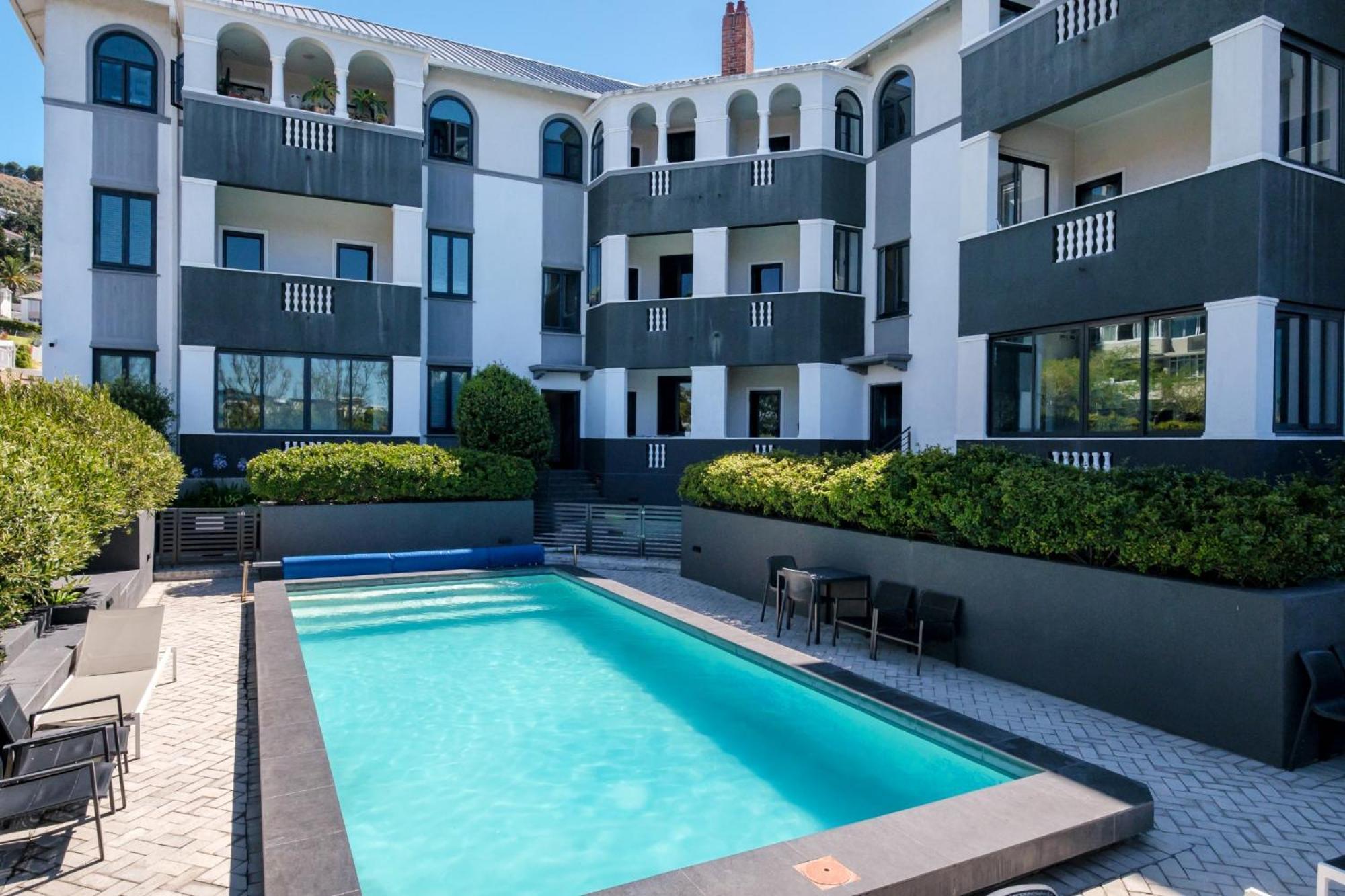 202 Warwick Apartment *