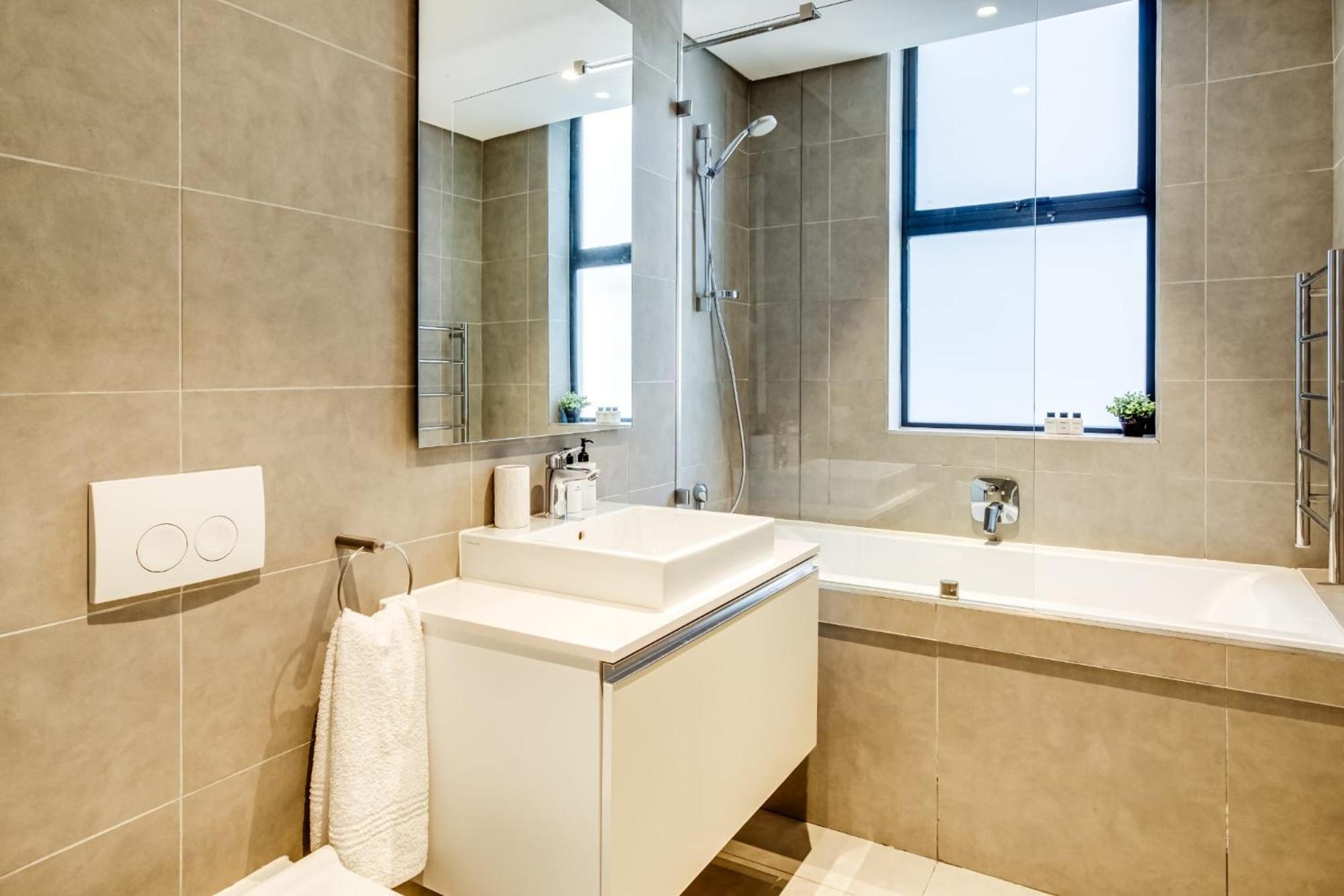 Apartment 202 Warwick *