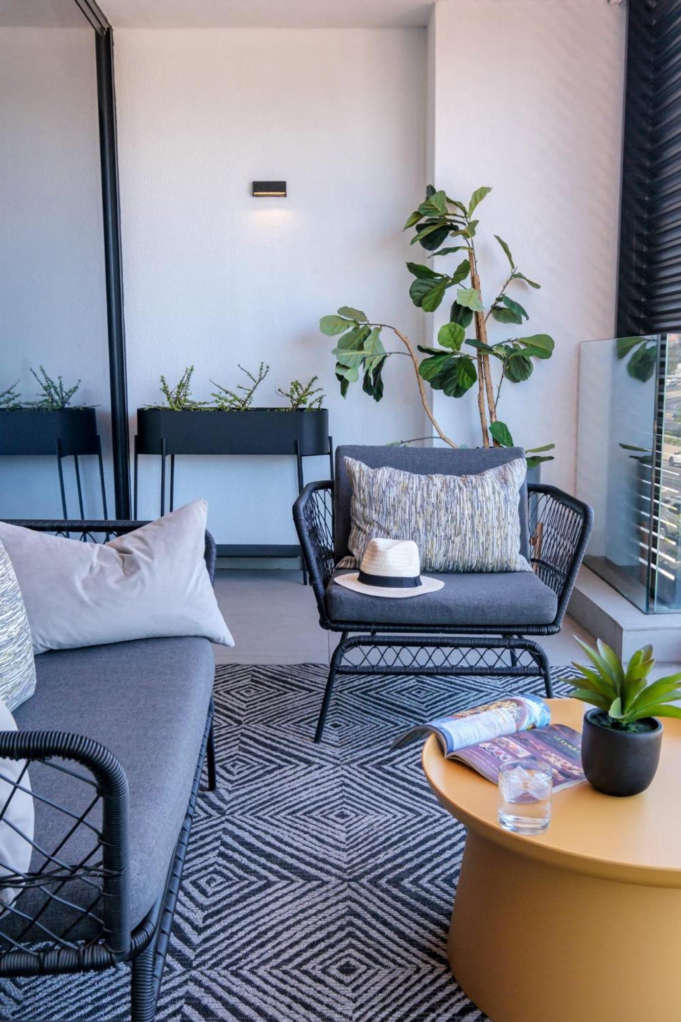 Apartment 202 Warwick