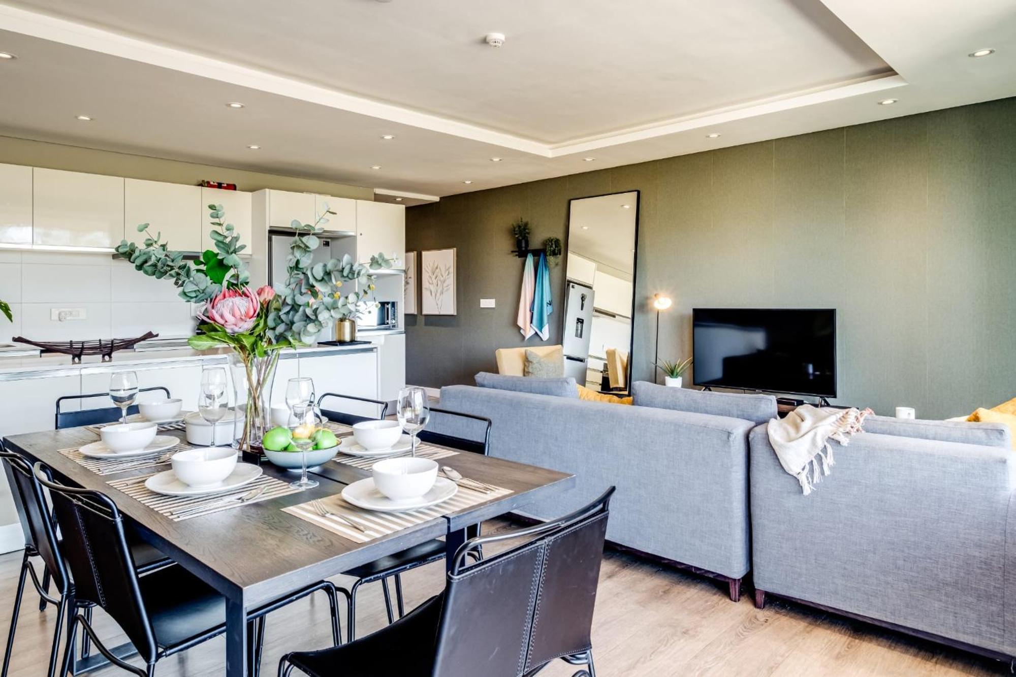 202 Warwick * Cape Town